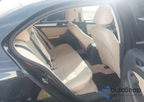 2014 Volkswagen Jetta Hybrid Se from USA, damaged, VIN 3VW637AJ8EM234096